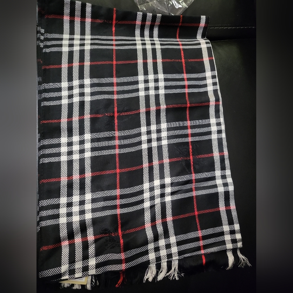 Scarf - Picture 5 of 8